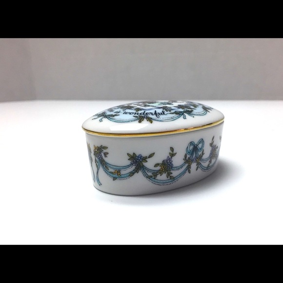 Vintage Franklin Mint Music Box “They Say That Falling In Love Is Wonderful" - Picture 8 of 8